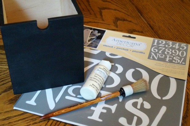 Stenciling the drawer 8355