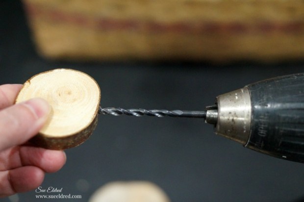 drilling-the-hole-in-the-woodslice-sues-creative-workshop