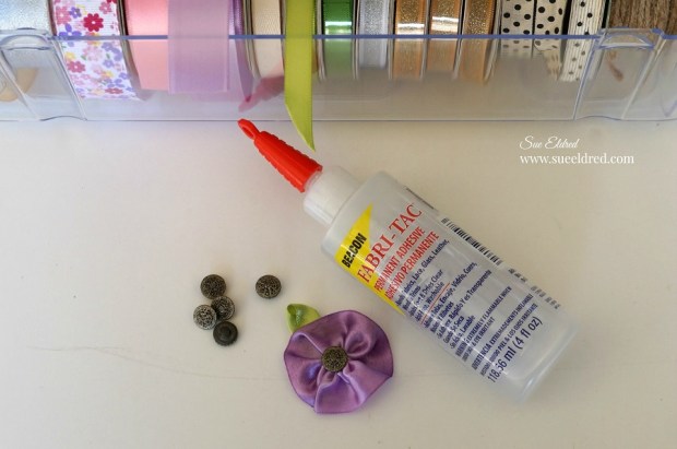 How to make a Ribbon Flower Wreath-Sue's Creative Workshop www.sueeldred.com 8770