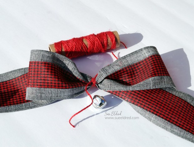 How to make a Holiday Door Hanger