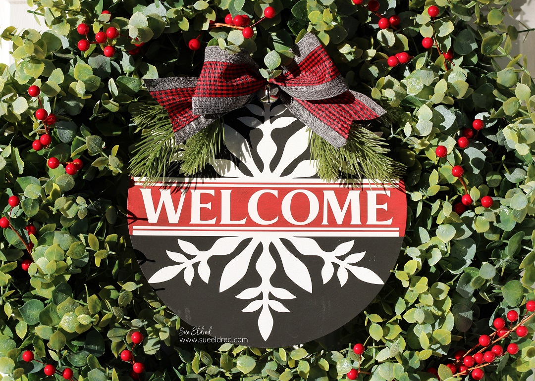 How to make a Holiday Door Hanger