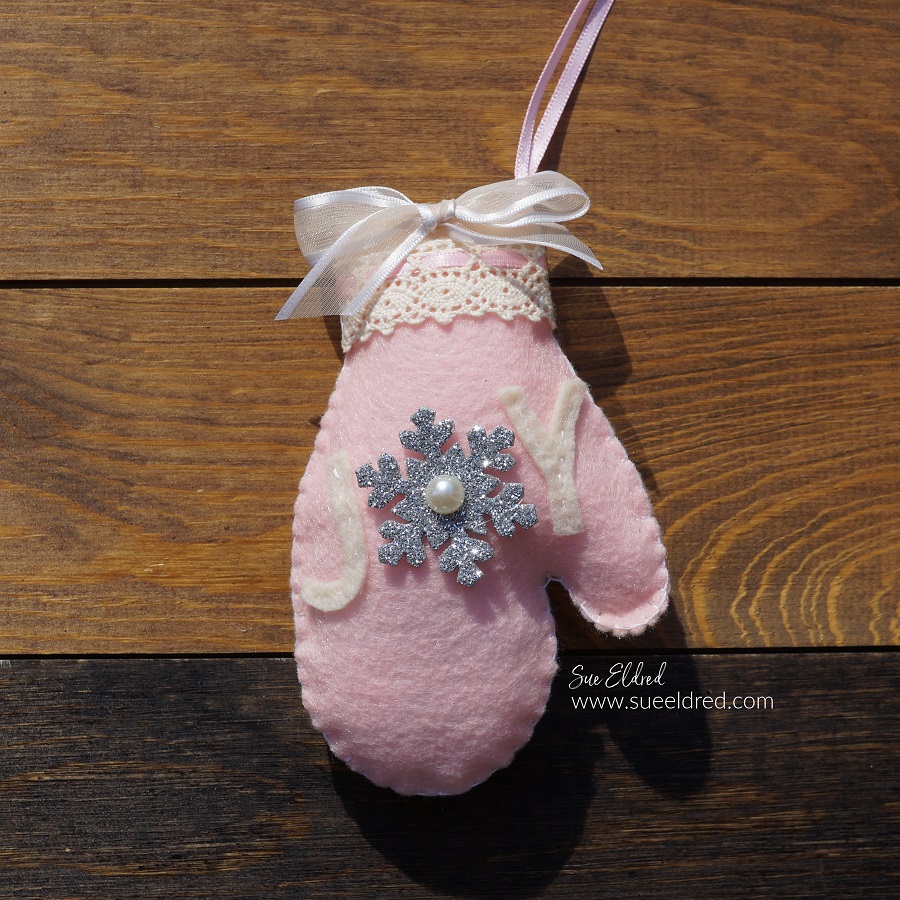 Making Christmas Ornaments with Kunin Felt-Sue's Creative Workshop www.sueeldred.com 7669