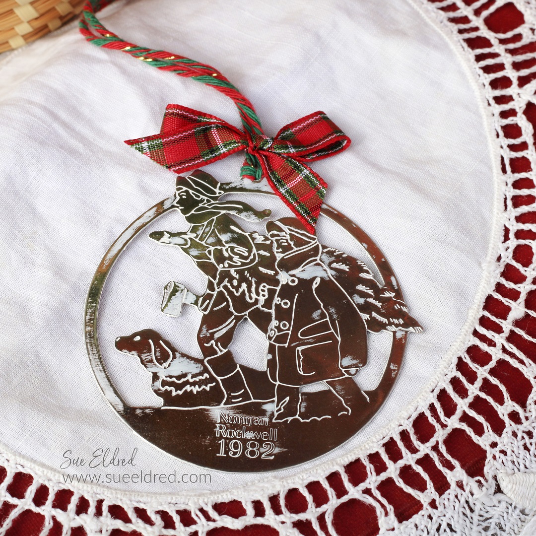 Simple Christmas Ornament Makeover