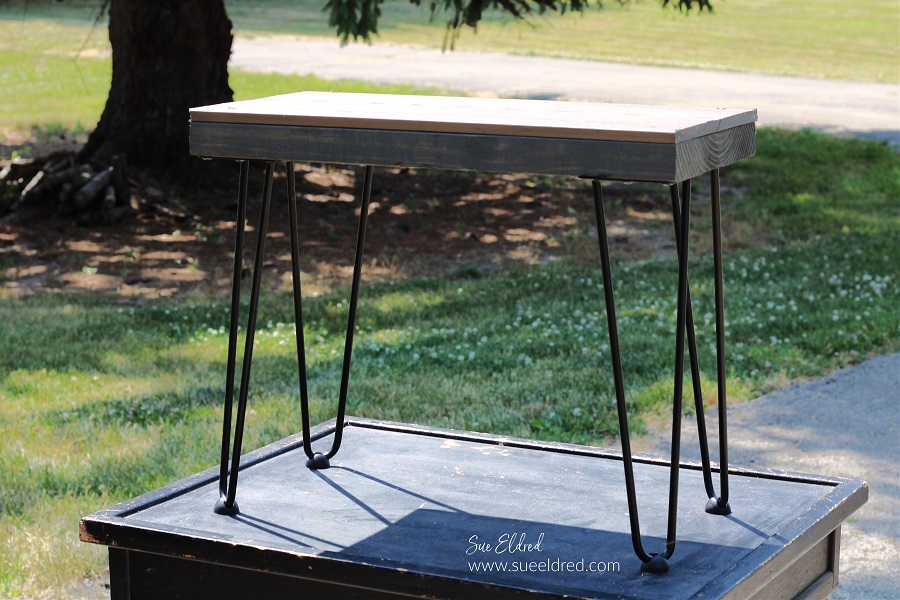 Simple DIY Patio Side Table from Scraps