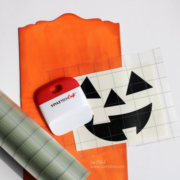 How to make a Pumpkin Gift Box using the XL Card Caddy Die from Sizzix and Eileen Hull.