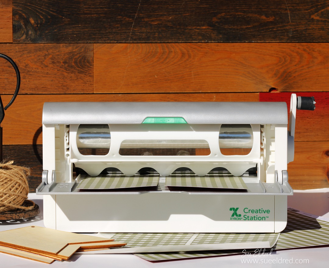 How to Create a Merry Holiday Banner