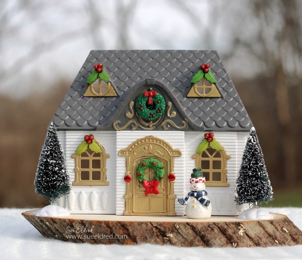 Mini Christmas Dollhouse