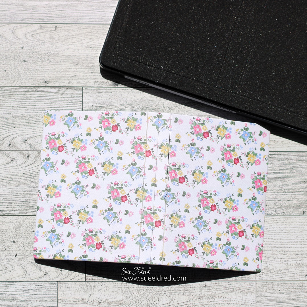 Summer Bloom Mini Album-Sue's Creative Workshop www.sueeldred.com 4717