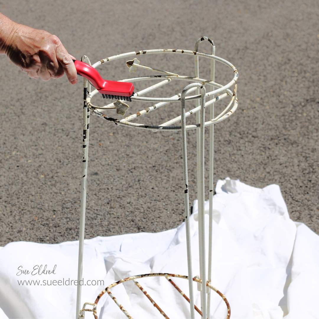 Plant Stand Make Over-Sue's Creative Workshop www.sueeldred.com 5272