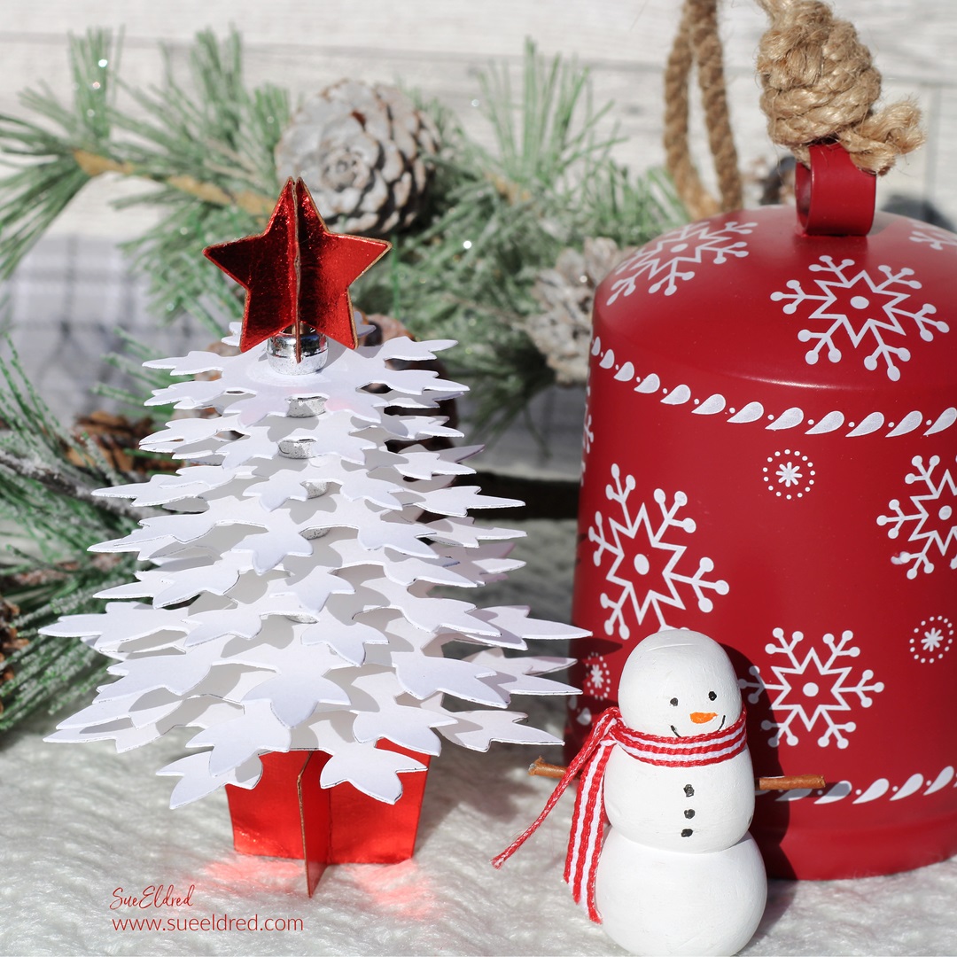 3D White Snowflake Christmas Tree-Sue's Creative Workshop www.sueeldred.com 7572