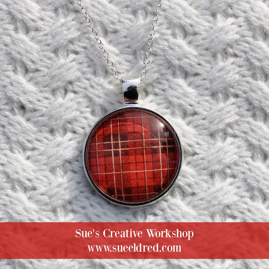 Quick and Easy Red Plaid Holiday Necklace-Sue's Creative Workshop www.sueeldred.com 7499